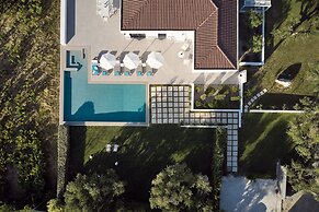 Drallos Luxury Villa
