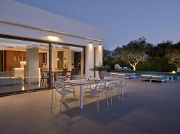 Drallos Luxury Villa