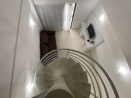 Laguna Beach Flat by AFT