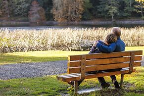Hidden Lake Hotel and Apartments