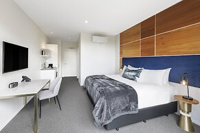 Hidden Lake Hotel and Apartments