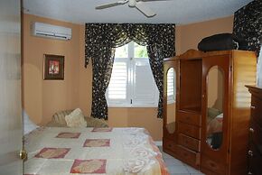 Ocho Rios Sandcastles Ocean View Fantastic Location Sleeps 4