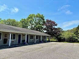 Westhampton Seabreeze Motel