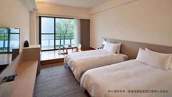 Howard Lake Resort Shihmen Dam