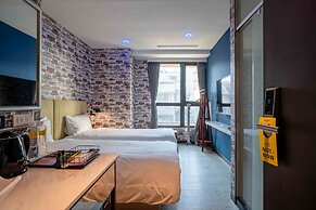 CHECK inn Taichung Ziyou