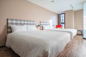CHECK inn Taichung Ziyou