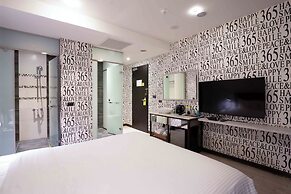 CHECK inn Taichung Ziyou