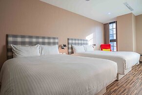 CHECK inn Taichung Ziyou