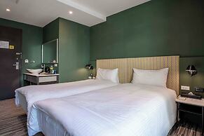 CHECK inn Taichung Ziyou