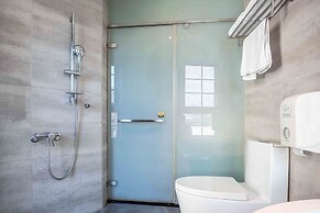 CHECK inn Taichung Ziyou