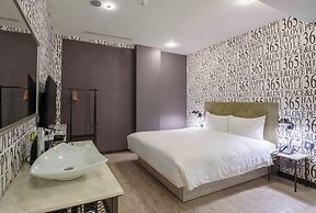 CHECK inn Taichung Ziyou