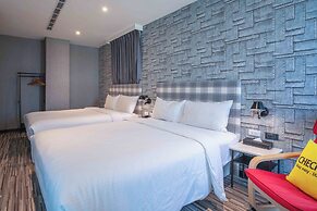 CHECK inn Taichung Ziyou