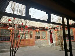 Fly By Knight Courtyard Hotel