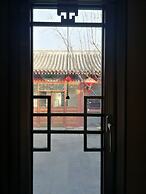 Fly By Knight Courtyard Hotel