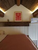 Fly By Knight Courtyard Hotel