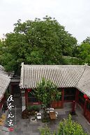 Fly By Knight Courtyard Hotel