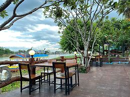 Chaophaya Thara Riverside