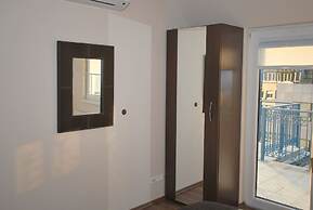 Arpad Bridge Apartments