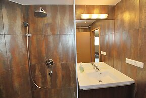 Arpad Bridge Apartments