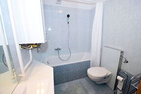 Arpad Bridge Apartments