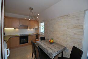 Arpad Bridge Apartments