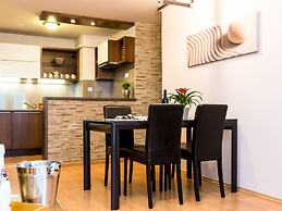 Arpad Bridge Apartments