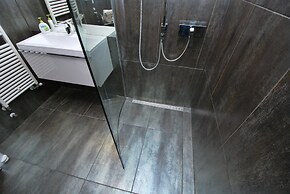 Arpad Bridge Apartments