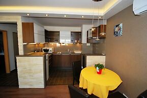 Arpad Bridge Apartments