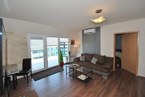 Arpad Bridge Apartments