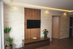 Arpad Bridge Apartments