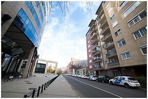 Arpad Bridge Apartments