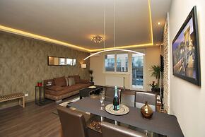 Arpad Bridge Apartments