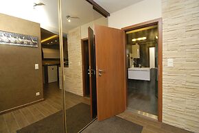 Arpad Bridge Apartments