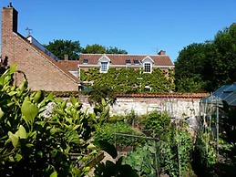 Pine Lodge Bed & Breakfast