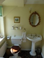 Pine Lodge Bed & Breakfast