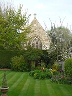 Pine Lodge Bed & Breakfast