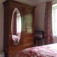 Pine Lodge Bed & Breakfast