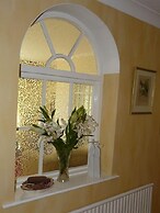 Pine Lodge Bed & Breakfast