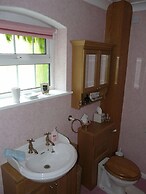 Pine Lodge Bed & Breakfast