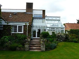 Pine Lodge Bed & Breakfast