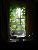 Pine Lodge Bed & Breakfast