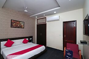 OYO 16499 Hotel Moti Dungri Palace