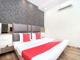 OYO 15653 Hotel Sukh Regency