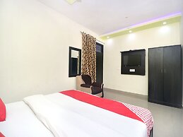 OYO 16700 HOME Exotic 2 BHK Dream View Khanyara Road