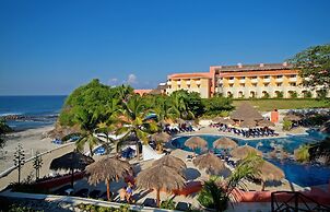 Family Selection at Grand Palladium Vallarta Resort & Spa - All Inclus