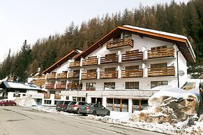 Hotel Alpina