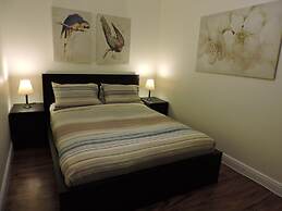 Seabreeze Beachside Studios by ValGal