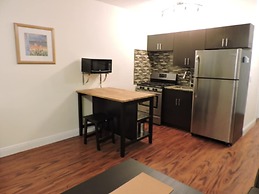 Seabreeze Beachside Studios by ValGal