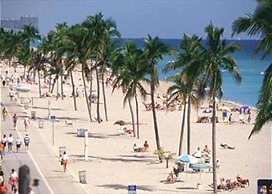 Seabreeze Beachside Studios by ValGal