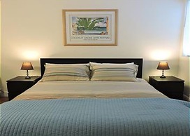 Seabreeze Beachside Studios by ValGal